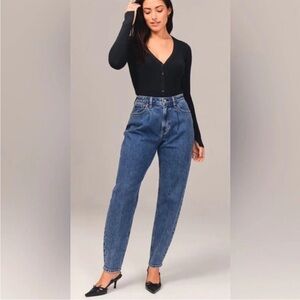 Abercrombie & Fitch Curve Love the 80s Mom High Rise Jean in Indigo Size 29/8s